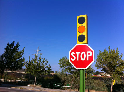 La señalización vertical prevalece sobre...