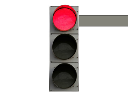 Si el semáforo está situado encima de la calzada y queremos cambiar de dirección a la izquierda, ¿nos afecta?