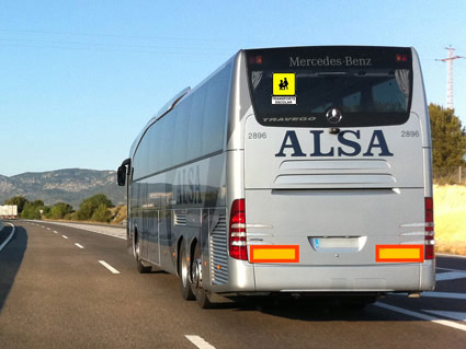 Si realiza un transporte escolar y de menores, como norma general, el tiempo máximo de permanencia en el vehículo...