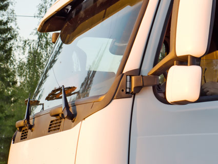 ¿Cuándo debe cambiar las escobillas del limpiaparabrisas del camión?