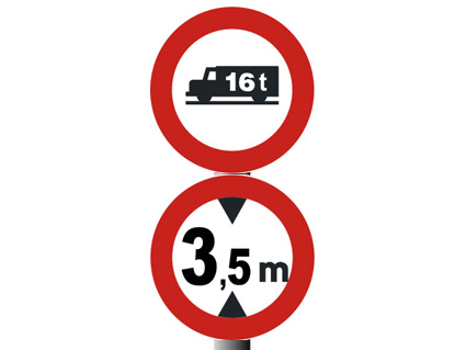 A la vista de la señalización, ¿podrá continuar la marcha un camión de 13 toneladas de MMA y 3,5 metros de altura?