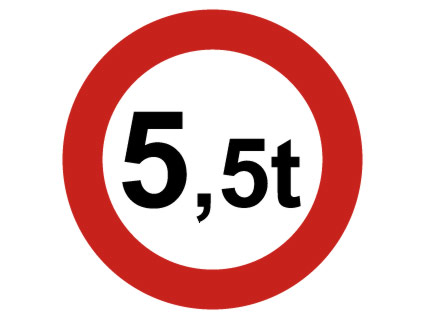 Si su conjunto de vehículos tiene una masa en carga de 5,5 toneladas, ¿puede circular por una vía en la que encuentra esta señal?