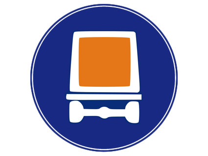 ¿Para qué clase de vehículos es obligatorio circular por una vía así señalizada?